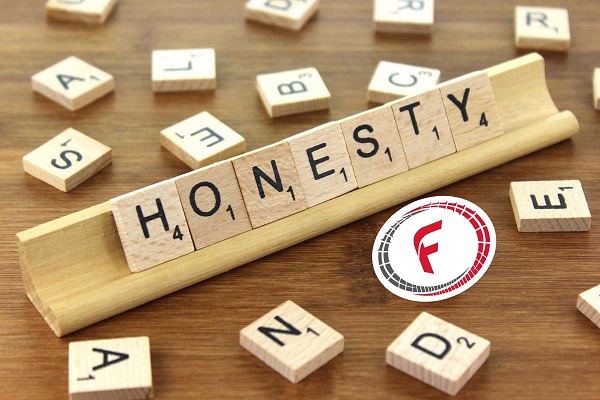 صداقت میتواند در ایجاد صمیمیت بت مخاطب بسیار مؤثر و حیاتی باشد.